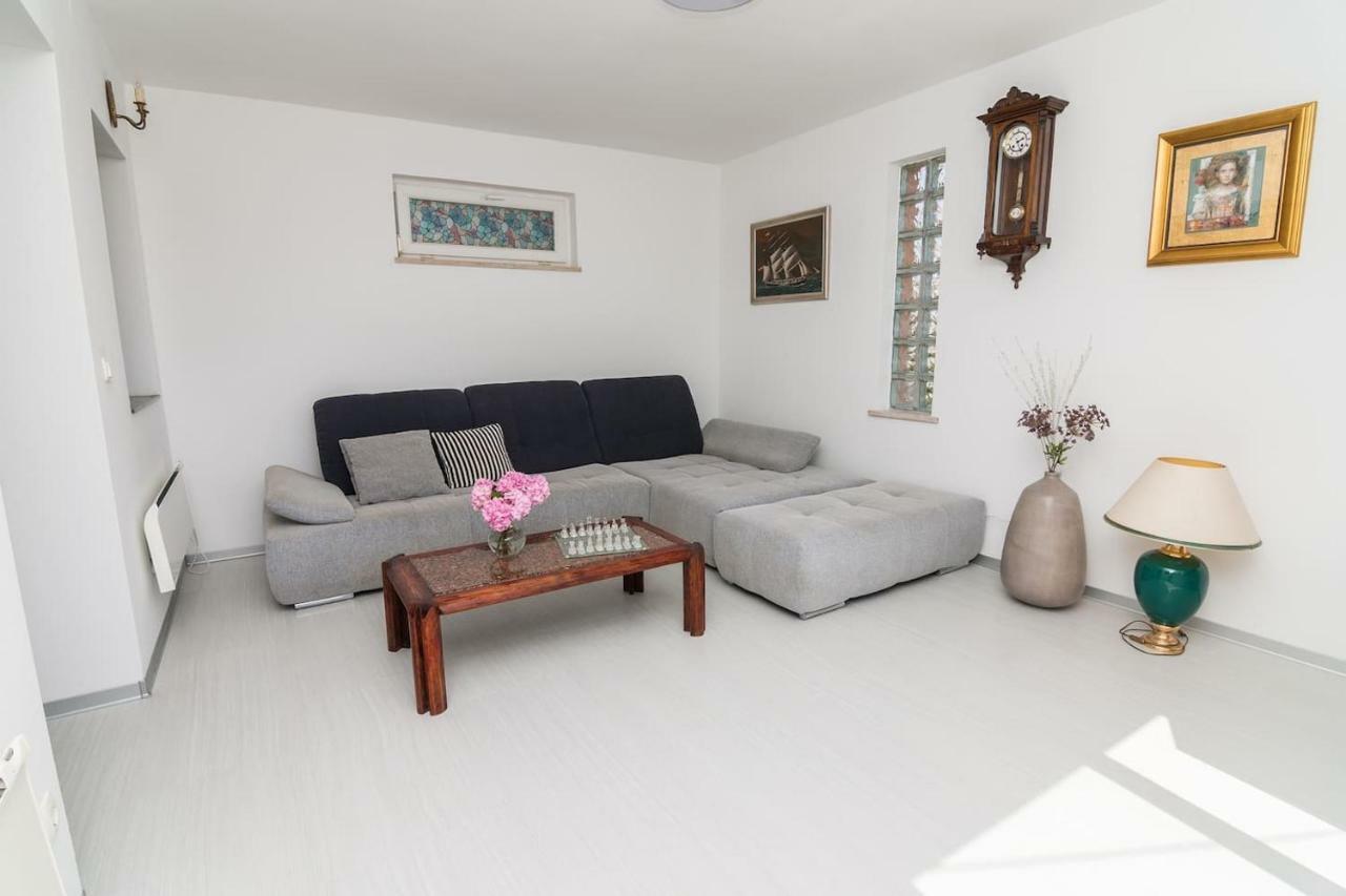 Apartment Sun View Mali Losinj Exterior photo
